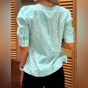 Banana Republic blue and white buttoned blouse